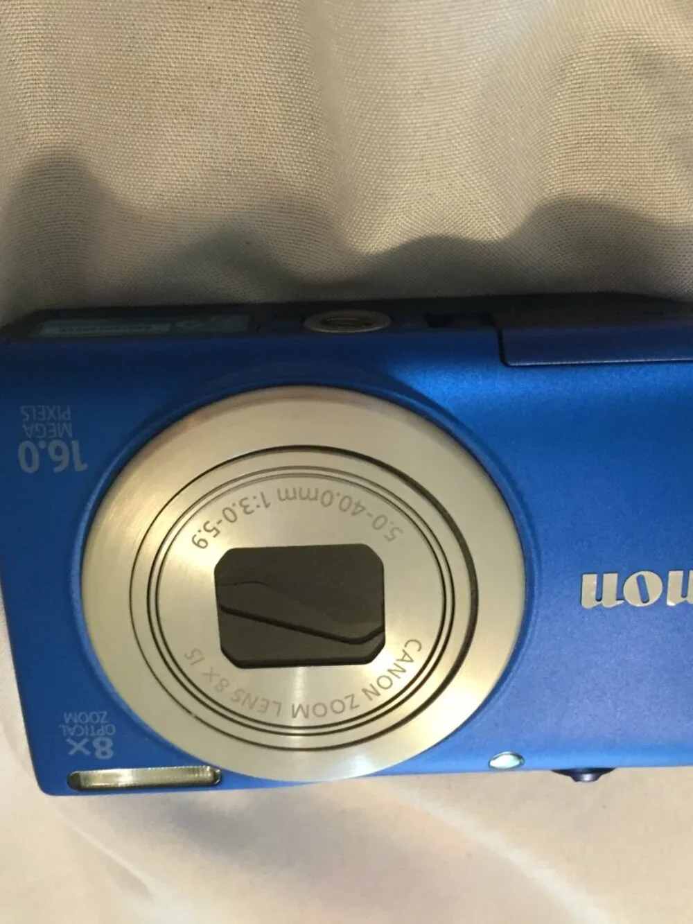 Canon PowerShot A4000IS  HD 16 MP Digital Camera 8X Optical Zoom BLUE  W/CHARGER